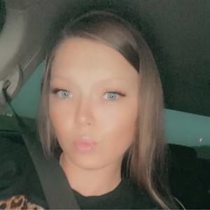 Meet your Posher, Briana